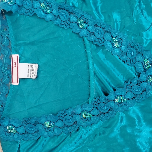 Top - Picture 2 of 3